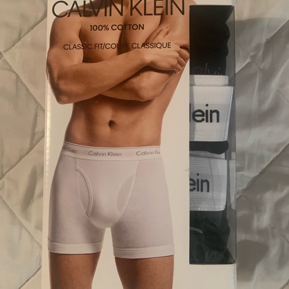 CALVIN KLEIN BLACK MALE BOXER BRIEFS, SIZE MEDIUM, NEW IN BOX. - Picture 2 of 5